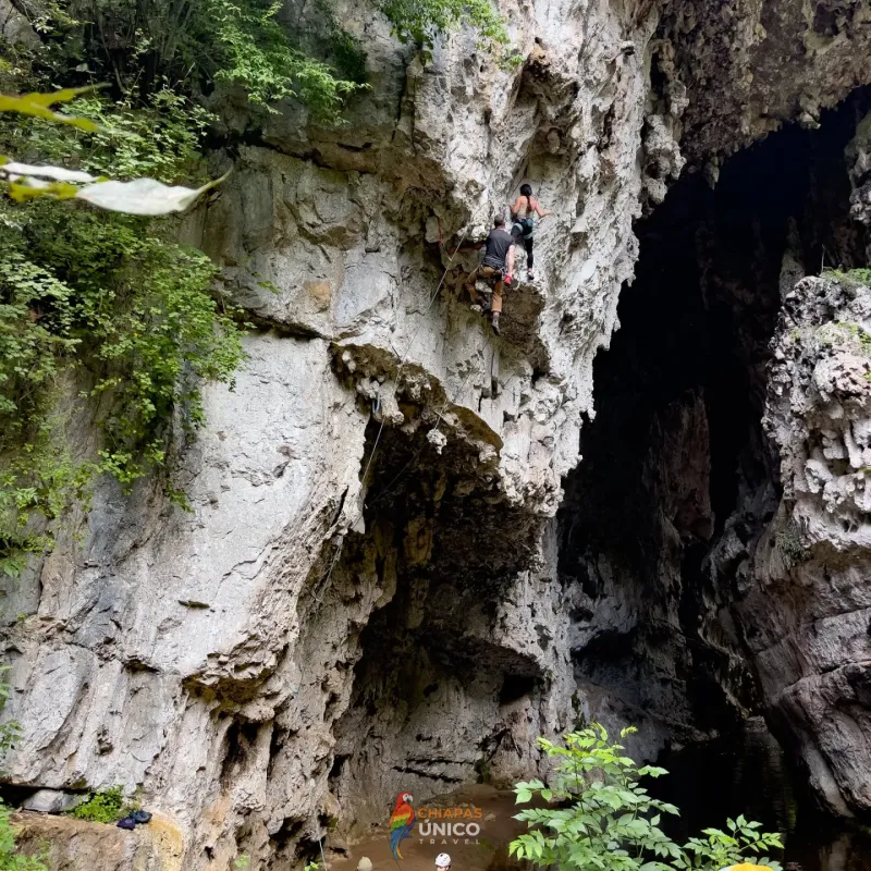 Grutas de Rancho nuevo y el Parque Ecoturístico Arcotete